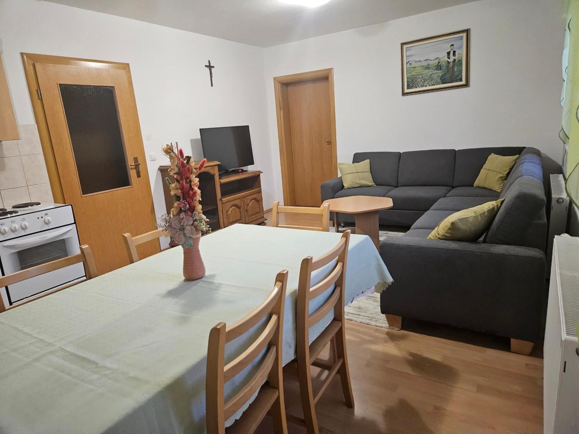 Apartman M. Rados Купрес Экстерьер фото